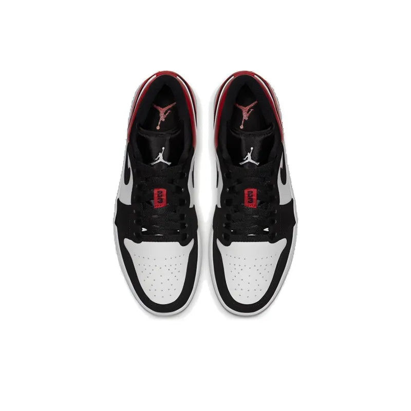 حذاء Air Jordan 1 منخفض الأصابع باللون الأسود